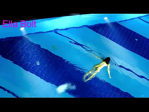 ❤️ എനിക്ക് കാണുന്നത് നിർത്താൻ കഴിയില്ല, ELLA BOLT റിസോർട്ട് പൂളിൽ നഗ്നയായി നീന്തുന്ന യുവ സുന്ദരിയെ പിടികൂടി ❤ അനൽ വീഡിയോ ഞങ്ങളിൽ ️❤